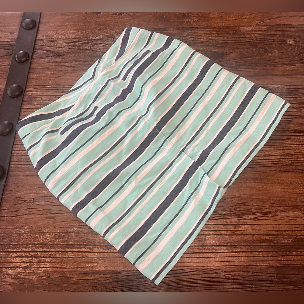 Tommy Hilfiger mini skirt with pockets size 6 womens